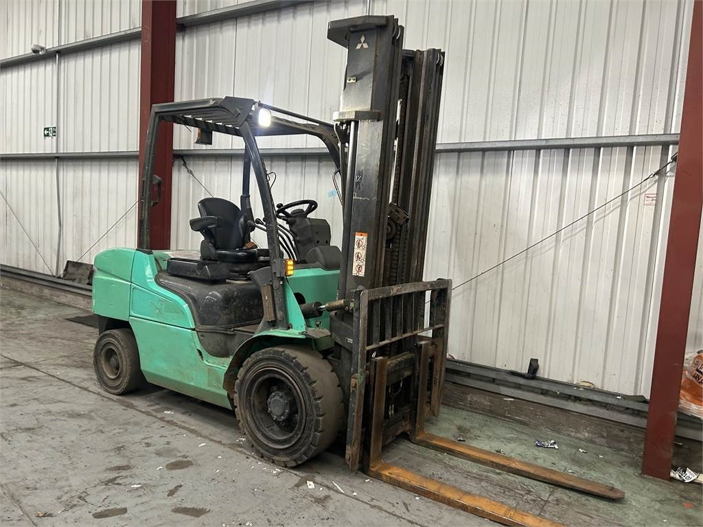 Mitsubishi FD35NT - Carrello elevatore diesel: foto 4 Mitsubishi FD35NT - Carrello elevatore diesel: foto 4