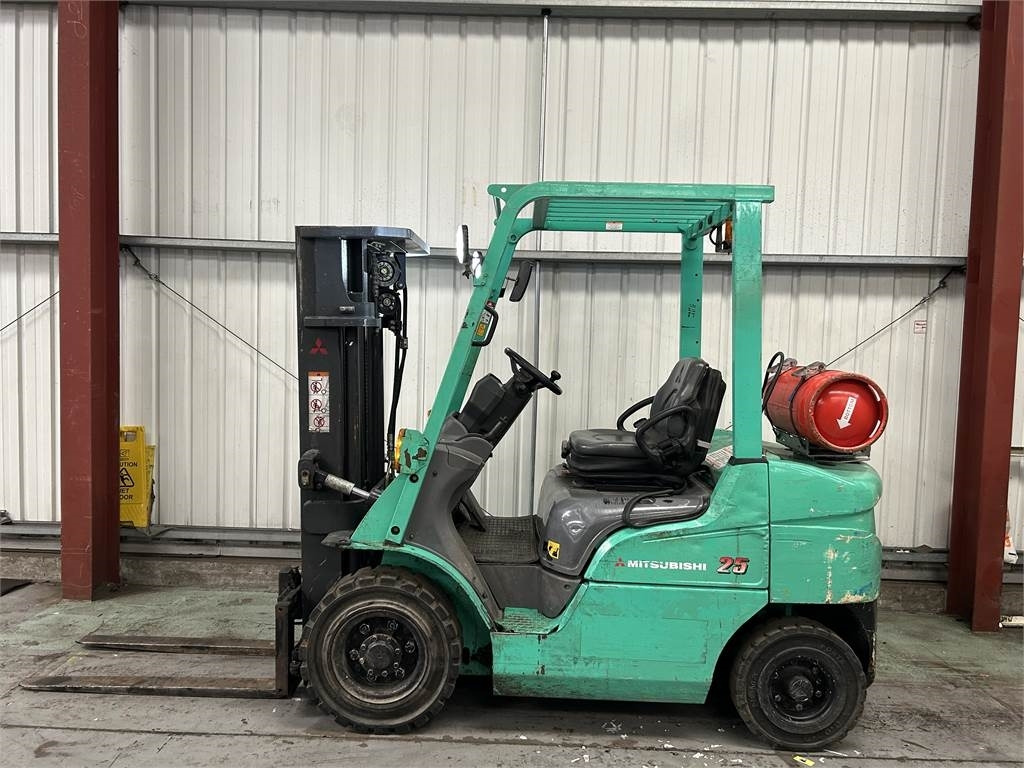 Mitsubishi FG25NT - Carrello elevatore a gas: foto 1 Mitsubishi FG25NT - Carrello elevatore a gas: foto 1