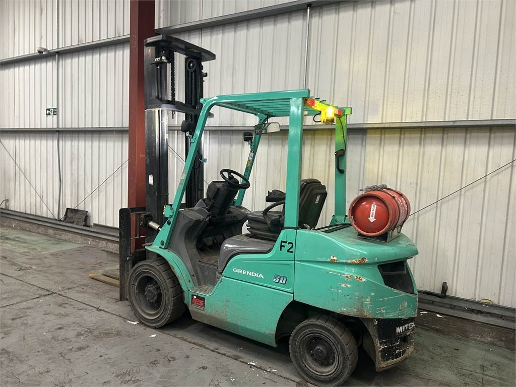 Mitsubishi FG30NT - Carrello elevatore a gas: foto 3 Mitsubishi FG30NT - Carrello elevatore a gas: foto 3