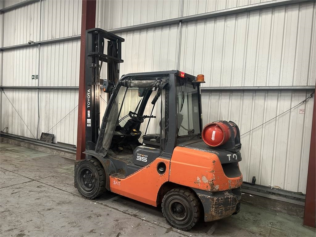 Toyota 02-8FGJF35 - Carrello elevatore a gas: foto 3 Toyota 02-8FGJF35 - Carrello elevatore a gas: foto 3