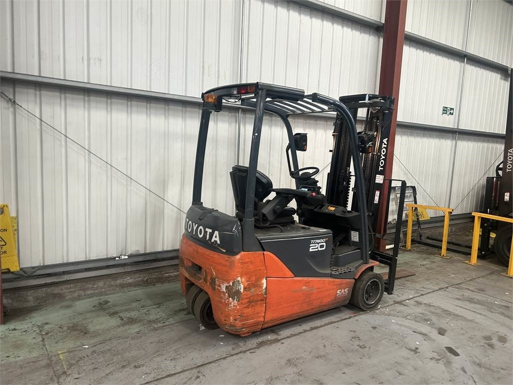 Carrello elevatore elettrico Toyota 8FBET20: foto 6