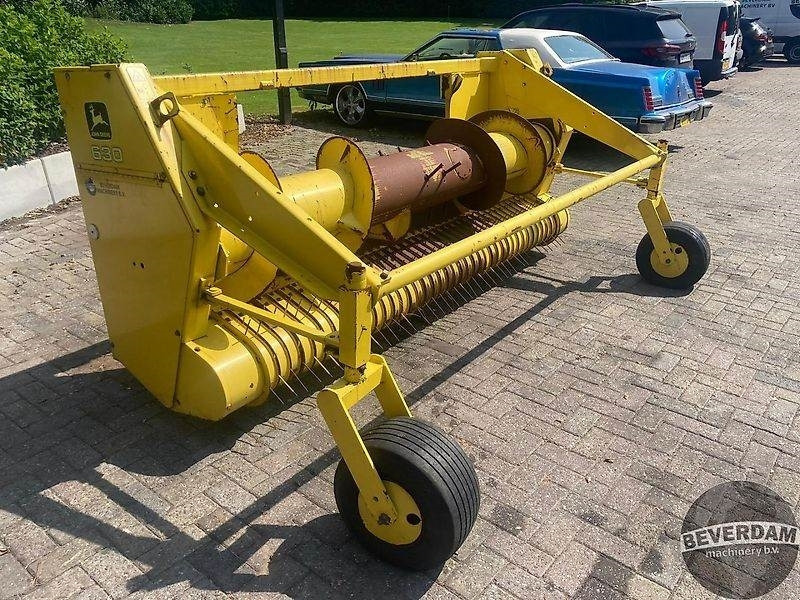 John Deere Pick-up 630 - Accessori per macchine da raccolta: foto 2 John Deere Pick-up 630 - Accessori per macchine da raccolta: foto 2