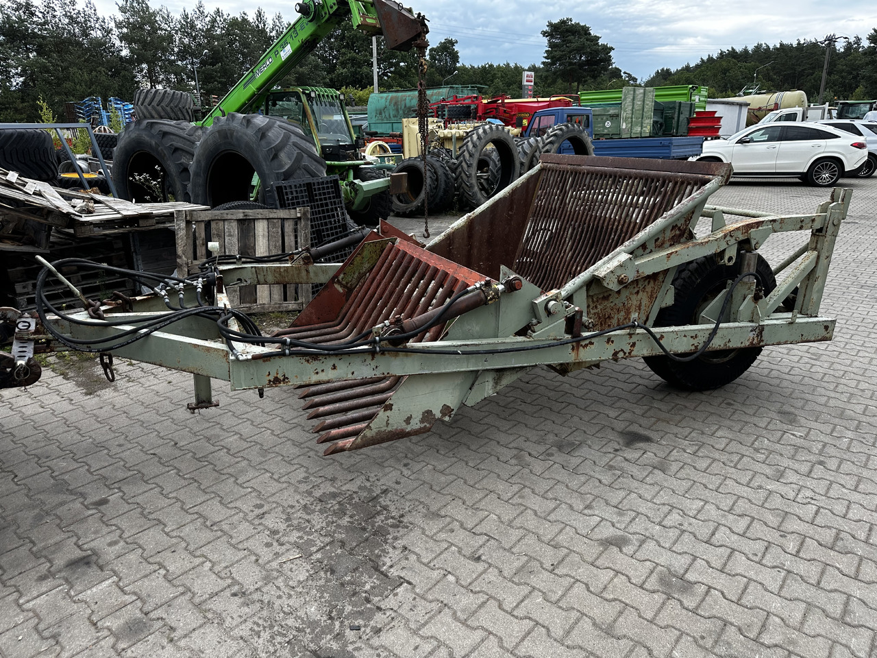 Zbieracz kamieni Fortschritt Steinsammler Steinsammelwagen - Macchina per la lavorazione del terreno: foto 1 Zbieracz kamieni Fortschritt Steinsammler Steinsammelwagen - Macchina per la lavorazione del terreno: foto 1