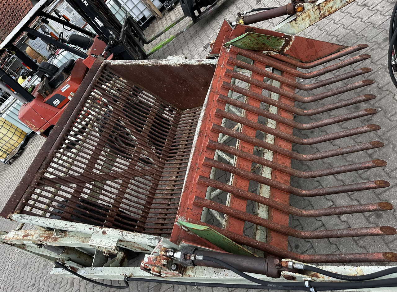 Zbieracz kamieni Fortschritt Steinsammler Steinsammelwagen - Macchina per la lavorazione del terreno: foto 2 Zbieracz kamieni Fortschritt Steinsammler Steinsammelwagen - Macchina per la lavorazione del terreno: foto 2