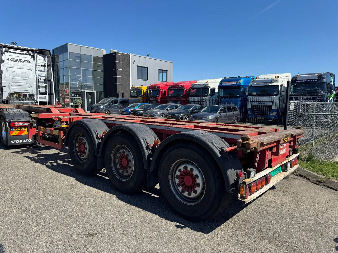 Broshuis 3 UCC-39/45 EU - 3 AXLE SAF + LIFTING AXLE - Semirimorchio portacontainer/ Caisse interchangeable: foto 4 Broshuis 3 UCC-39/45 EU - 3 AXLE SAF + LIFTING AXLE - Semirimorchio portacontainer/ Caisse interchangeable: foto 4