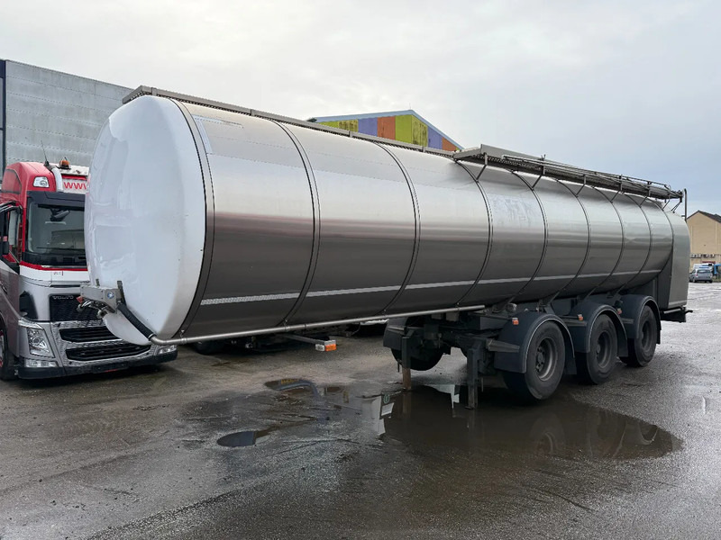 Burg O-3-45T, 2 AXEL STEERING,34000 LITER - Semirimorchio cisterna: foto 1 Burg O-3-45T, 2 AXEL STEERING,34000 LITER - Semirimorchio cisterna: foto 1