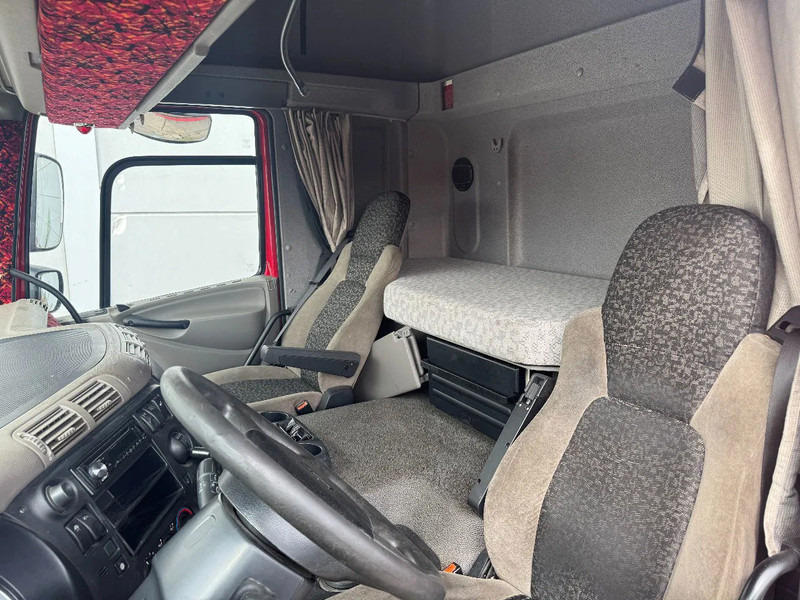 Camion con gru DAF CF 85.460 8X2 HIAB 477E-7 + JIB 75X + REMOTE CONTROL: foto 17 Camion con gru DAF CF 85.460 8X2 HIAB 477E-7 + JIB 75X + REMOTE CONTROL: foto 17