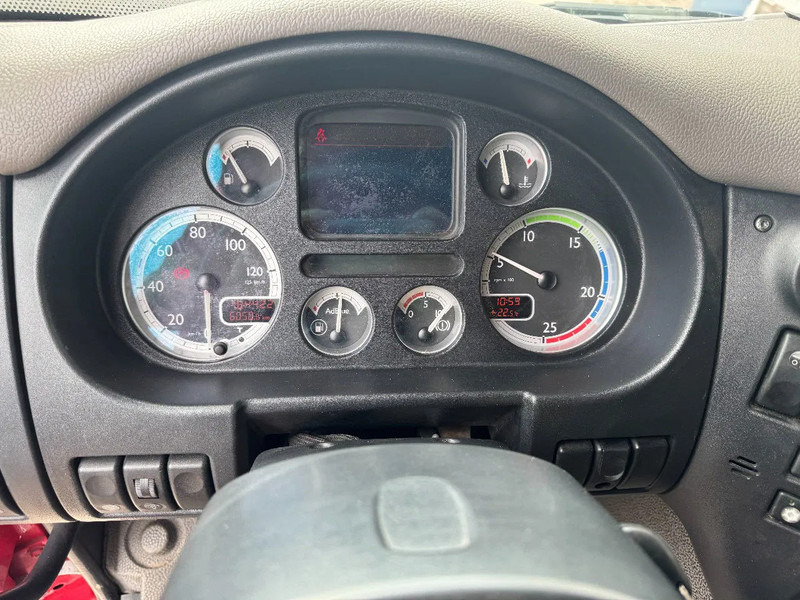 Camion con gru DAF CF 85.460 8X2 HIAB 477E-7 + JIB 75X + REMOTE CONTROL: foto 19 Camion con gru DAF CF 85.460 8X2 HIAB 477E-7 + JIB 75X + REMOTE CONTROL: foto 19