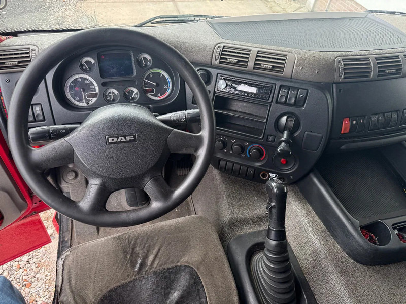 Camion con gru DAF CF 85.460 8X2 HIAB 477E-7 + JIB 75X + REMOTE CONTROL: foto 18 Camion con gru DAF CF 85.460 8X2 HIAB 477E-7 + JIB 75X + REMOTE CONTROL: foto 18