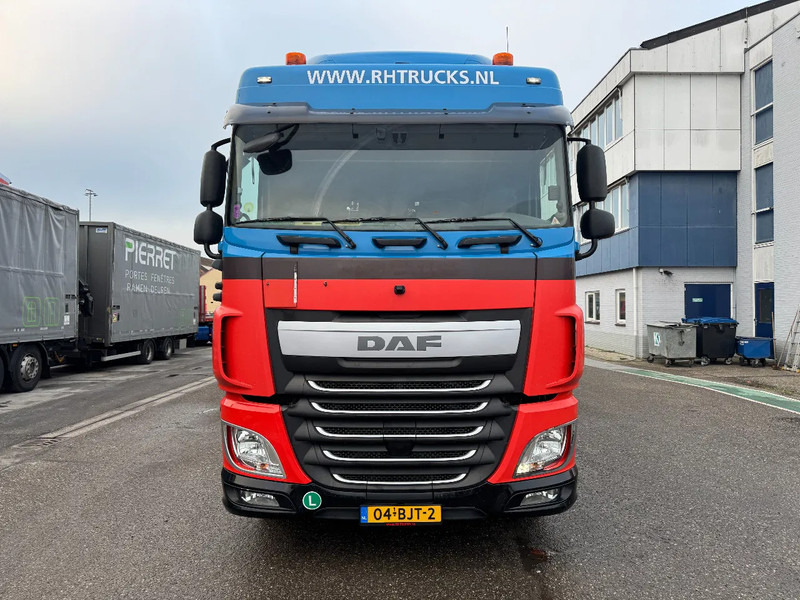 DAF XF 440 6X2 EURO 6 + HERTOGHS HANGER 2X BPW AXLE DHOLLANDIA 3000 KG - Camion centinato: foto 2 DAF XF 440 6X2 EURO 6 + HERTOGHS HANGER 2X BPW AXLE DHOLLANDIA 3000 KG - Camion centinato: foto 2