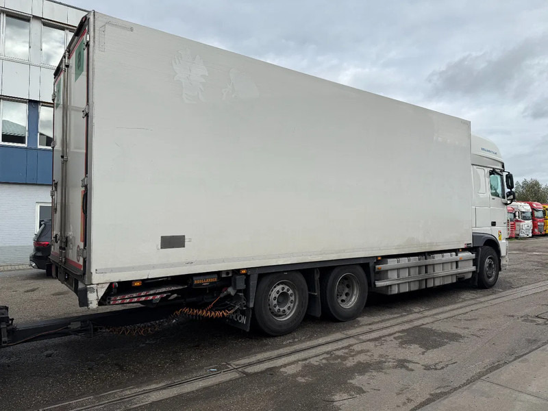 DAF XF 480 6X2 + 2 AXLE HANGER + TRS COOLING + DHOLLANDIA LIFT (2x) - Autocarro frigorifero: foto 4 DAF XF 480 6X2 + 2 AXLE HANGER + TRS COOLING + DHOLLANDIA LIFT (2x) - Autocarro frigorifero: foto 4