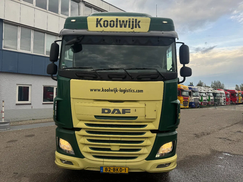 DAF XF 510 8X2 EURO 6 RETARDER TÜV TILL 08-2026 - Autocarro portacontainer/ Caisse interchangeable: foto 2 DAF XF 510 8X2 EURO 6 RETARDER TÜV TILL 08-2026 - Autocarro portacontainer/ Caisse interchangeable: foto 2