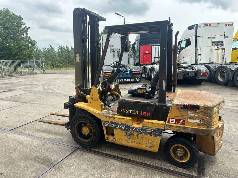 Hyster H3.00XL - 3 TONS - Carrello elevatore diesel: foto 2 Hyster H3.00XL - 3 TONS - Carrello elevatore diesel: foto 2