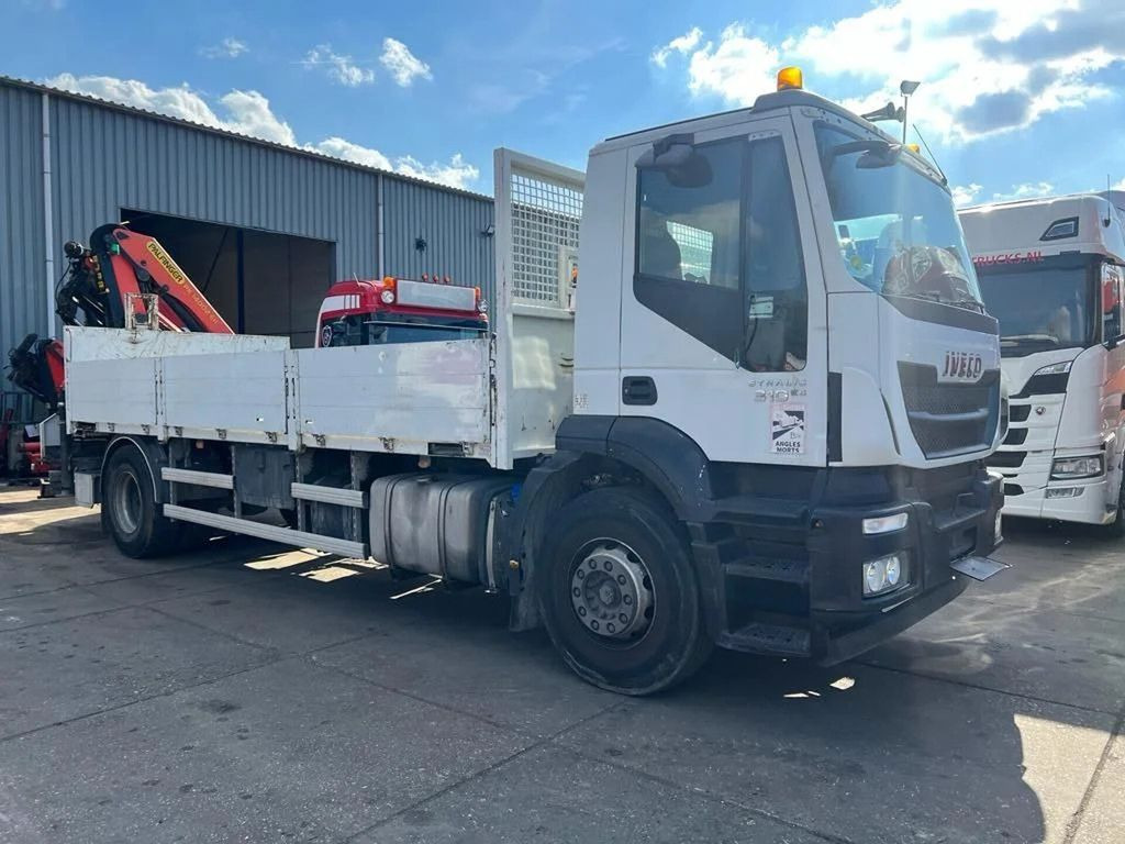 Iveco Stralis 310 PALFINGER PK14002 - MOTOR DEFECT - Camion con gru, Autocarro con pianale/ Cassone fisso: foto 3 Iveco Stralis 310 PALFINGER PK14002 - MOTOR DEFECT - Camion con gru, Autocarro con pianale/ Cassone fisso: foto 3