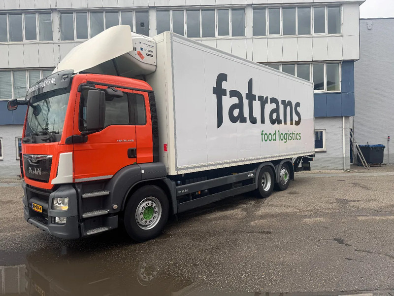 MAN TGS 26.440 6X2 EURO 6 THERMO KING + LOAD LIFT - Autocarro frigorifero: foto 1 MAN TGS 26.440 6X2 EURO 6 THERMO KING + LOAD LIFT - Autocarro frigorifero: foto 1