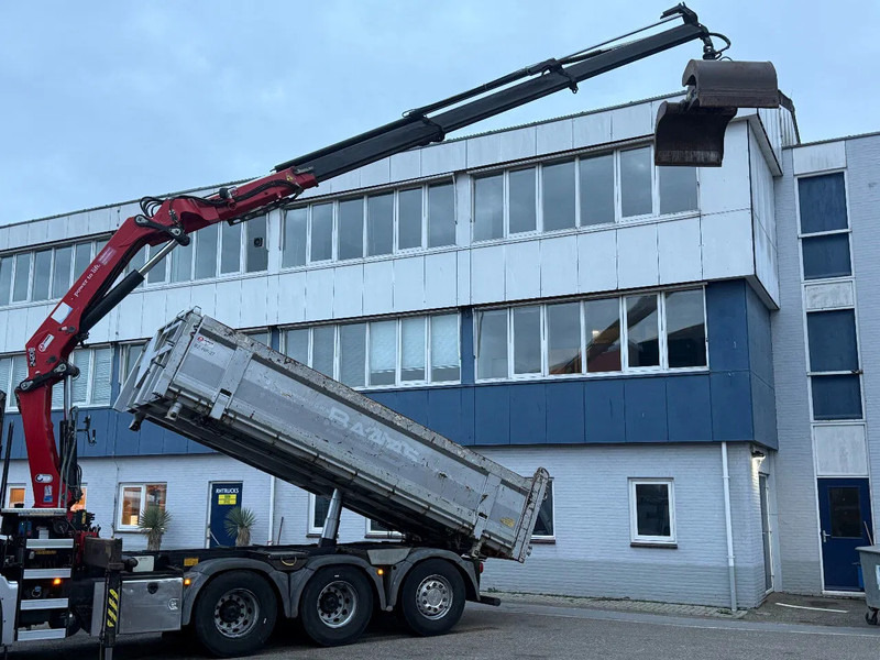 MAN TGS 35.480 8X4 + HMF 2420-K3 REMOTE + TIPPER - Camion con gru: foto 3 MAN TGS 35.480 8X4 + HMF 2420-K3 REMOTE + TIPPER - Camion con gru: foto 3