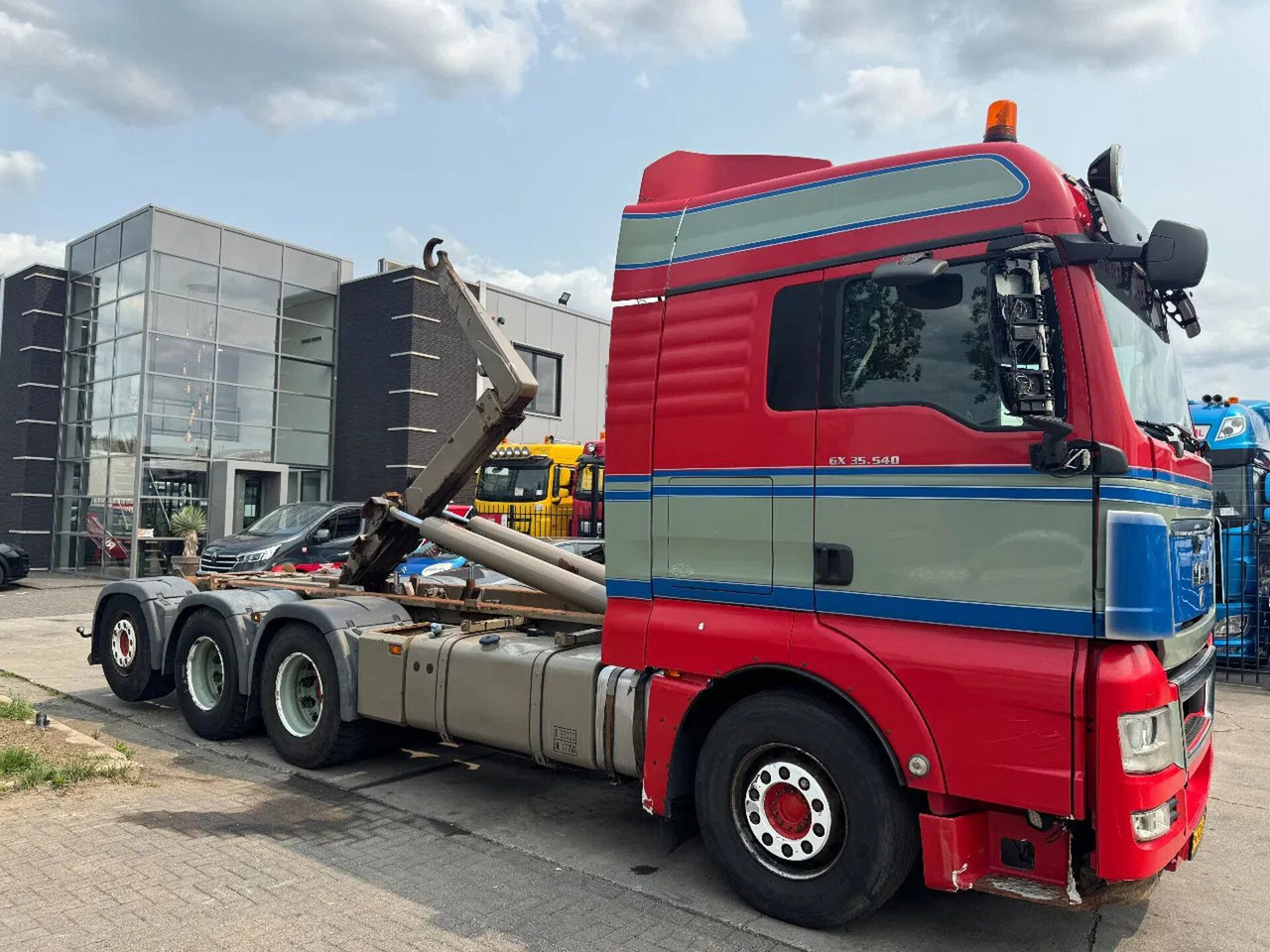 MAN TGX 35.540 - 8X4 - EURO 5 + AJK HOOK + LIFT/STEE - Autocarro scarrabile: foto 3 MAN TGX 35.540 - 8X4 - EURO 5 + AJK HOOK + LIFT/STEE - Autocarro scarrabile: foto 3