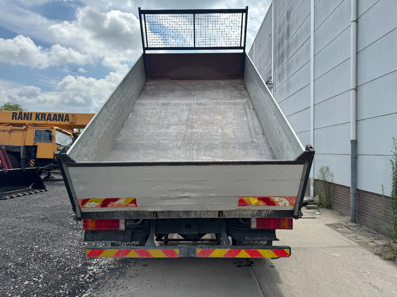 Mercedes-Benz Atego 815 4X2 3 WAY KIPPER FULL STEEL MANUAL GEAR - Autocarro ribaltabile: foto 4 Mercedes-Benz Atego 815 4X2 3 WAY KIPPER FULL STEEL MANUAL GEAR - Autocarro ribaltabile: foto 4