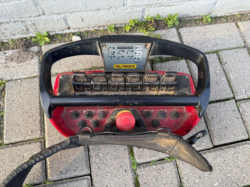 Scania G370 4X4 EURO 6 + 3-SIDE TIPPER + PALFINGER PK9002 + REMOTE - Camion con gru: foto 5 Scania G370 4X4 EURO 6 + 3-SIDE TIPPER + PALFINGER PK9002 + REMOTE - Camion con gru: foto 5