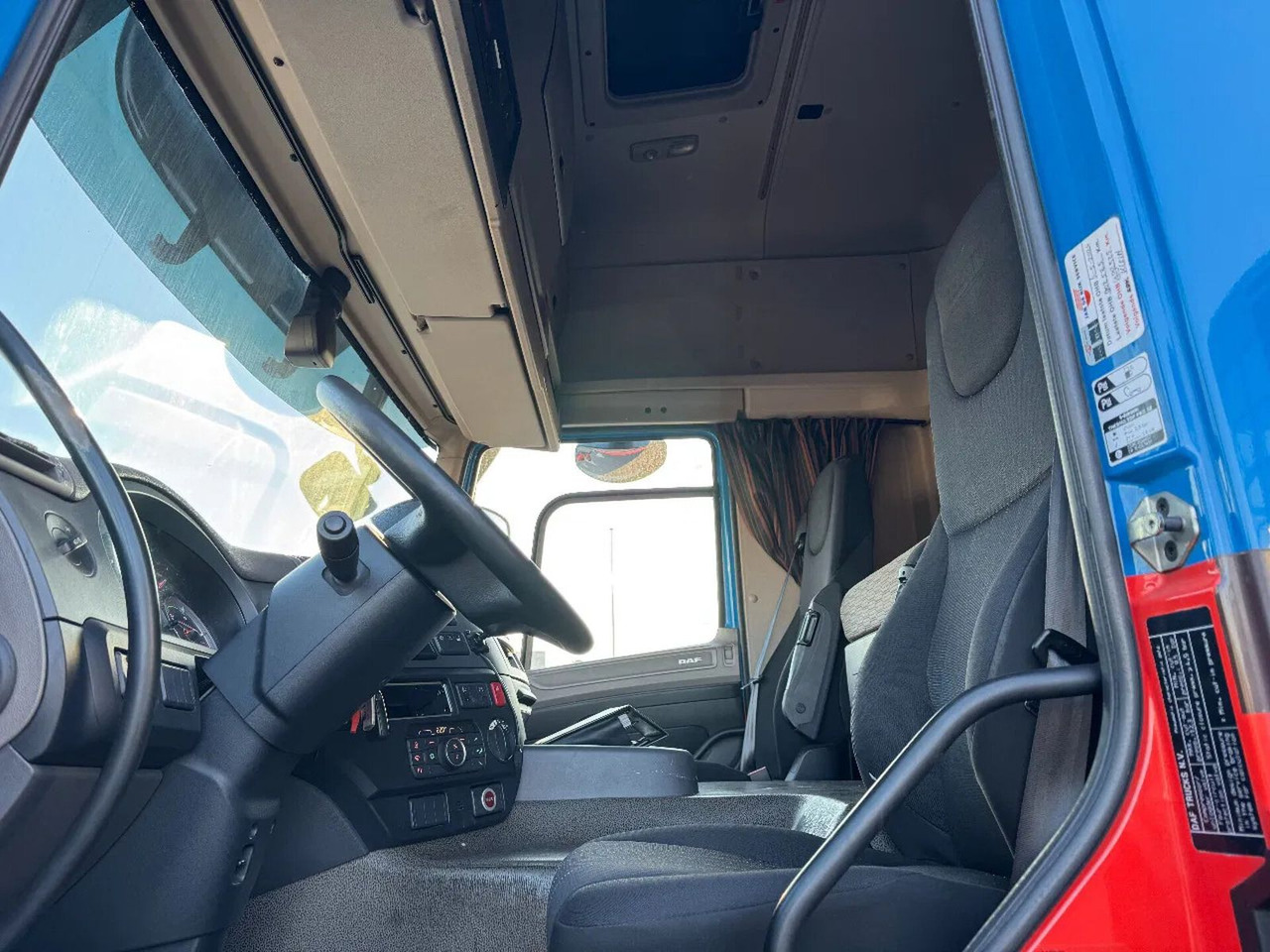 Trattore stradale DAF CF 410 4X2 STANDARD EURO 6 FRIDGE: foto 6