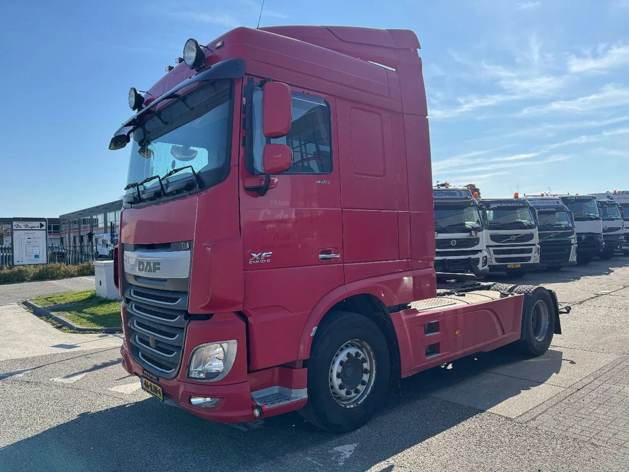 DAF XF 440 4X2 EURO 6 SKIRTS 2017 - Trattore stradale: foto 1 DAF XF 440 4X2 EURO 6 SKIRTS 2017 - Trattore stradale: foto 1