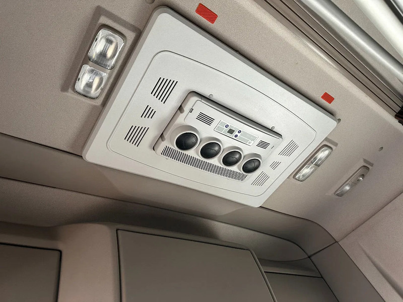 Trattore stradale DAF XF 530 140 TON 8X4 INTARDER 324343 KM: foto 14 Trattore stradale DAF XF 530 140 TON 8X4 INTARDER 324343 KM: foto 14