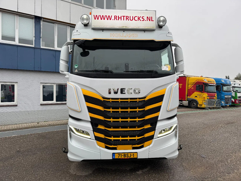 Iveco S-WAY 460 4X2 EURO 6 SKIRTS DOUBLE TANK - Trattore stradale: foto 2 Iveco S-WAY 460 4X2 EURO 6 SKIRTS DOUBLE TANK - Trattore stradale: foto 2