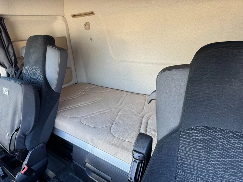 Leasing di Mercedes-Benz Actros 1936 4X2 - EURO 6 SPOILERS Mercedes-Benz Actros 1936 4X2 - EURO 6 SPOILERS: foto 15