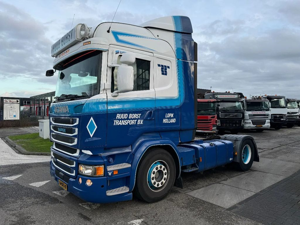 Scania R410 4X2 EURO 6 SPECIAL INTERIOR - Trattore stradale: foto 1 Scania R410 4X2 EURO 6 SPECIAL INTERIOR - Trattore stradale: foto 1