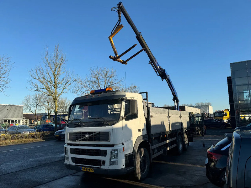 Volvo FM 340 6X2 EFFER 140 2S EURO 3 - Autocarro con pianale/ Cassone fisso, Camion con gru: foto 1 Volvo FM 340 6X2 EFFER 140 2S EURO 3 - Autocarro con pianale/ Cassone fisso, Camion con gru: foto 1