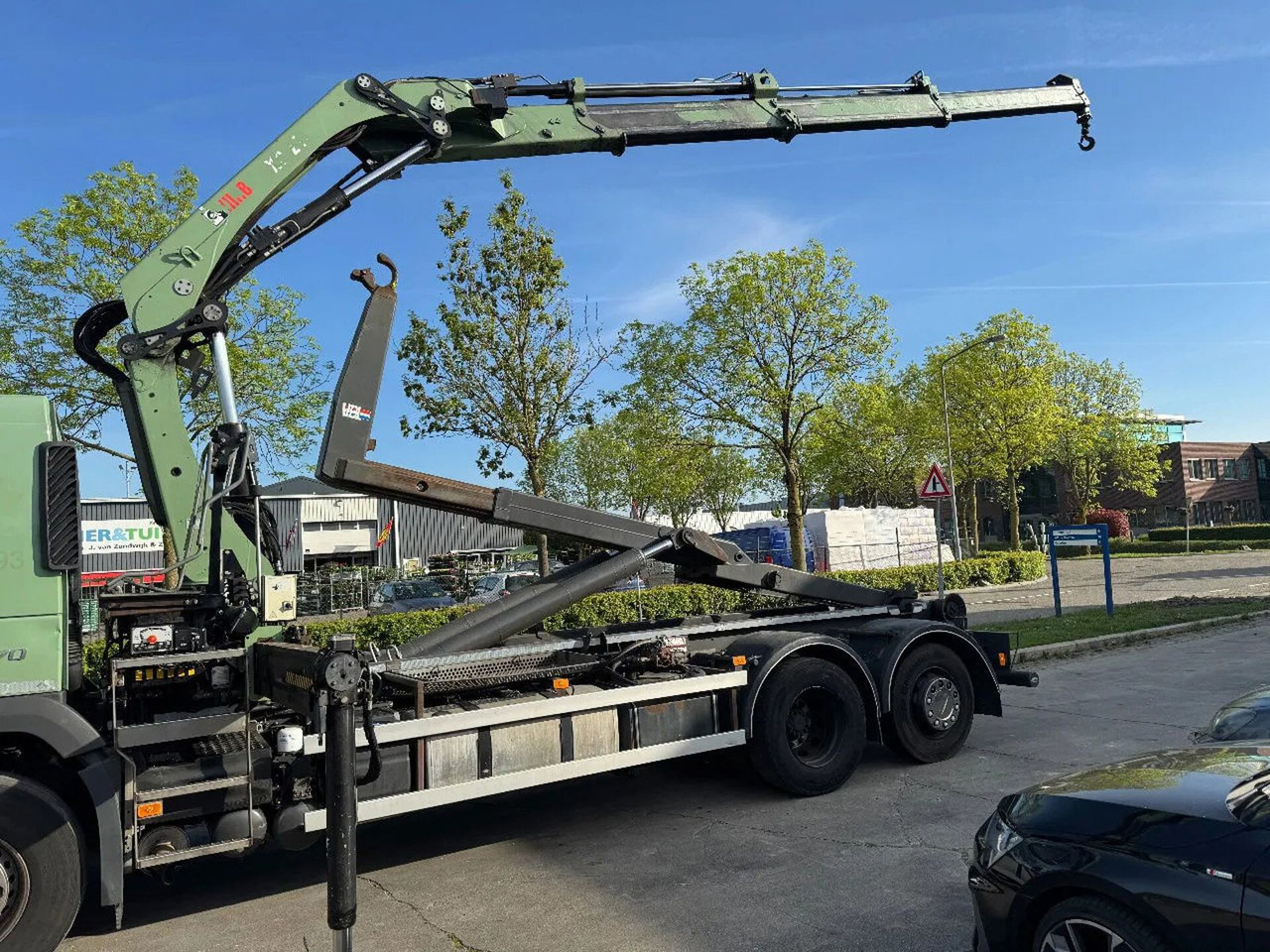 Volvo FM 370 6X2 VDL 21T + HIAB 211 + REMOTE CONTROL - Camion con gru: foto 3 Volvo FM 370 6X2 VDL 21T + HIAB 211 + REMOTE CONTROL - Camion con gru: foto 3