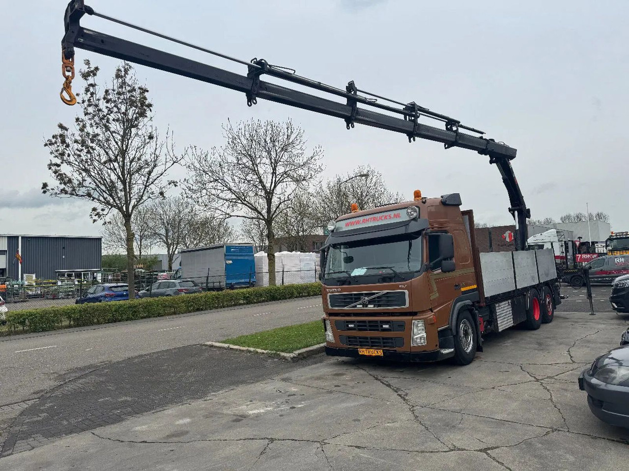Volvo FM 500 6X2 EURO 5 HIAB 211 EP5 + REMOTE CONTROL - Camion con gru: foto 2 Volvo FM 500 6X2 EURO 5 HIAB 211 EP5 + REMOTE CONTROL - Camion con gru: foto 2