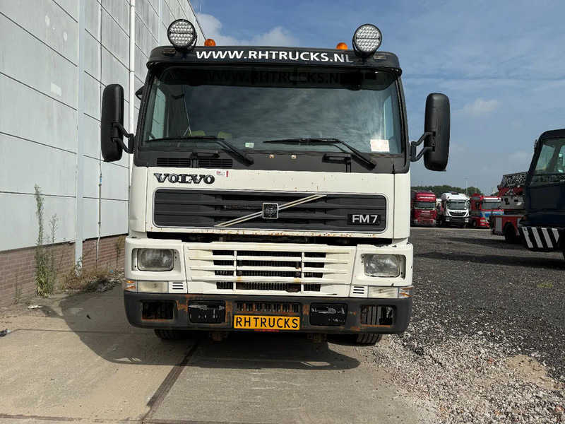 Volvo FM 7.290 4X2 - EURO 2 + MANUAL GEARBOX - Autocarro con pianale/ Cassone fisso: foto 2 Volvo FM 7.290 4X2 - EURO 2 + MANUAL GEARBOX - Autocarro con pianale/ Cassone fisso: foto 2