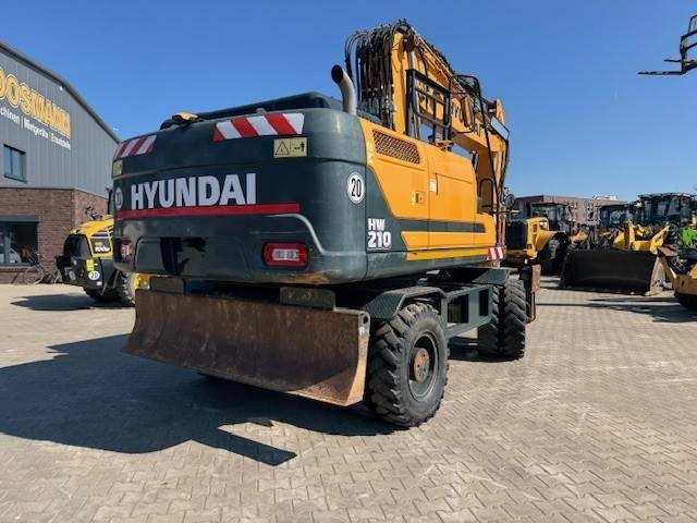 Escavatore gommato Hyundai HW 210: foto 9