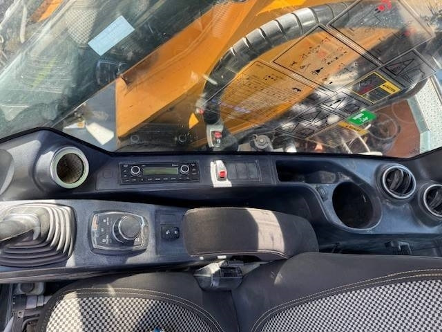Escavatore gommato Hyundai HW 210: foto 13