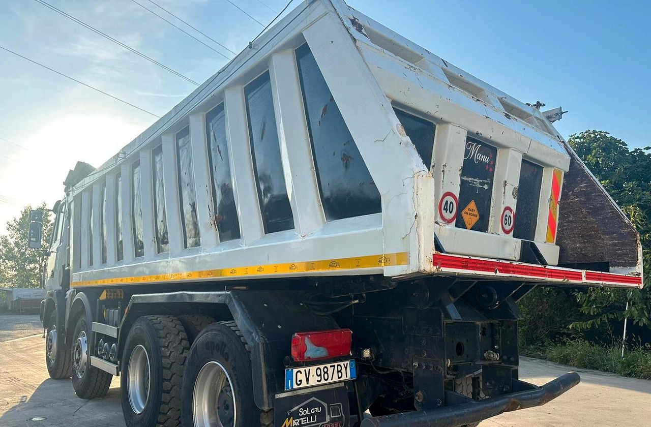 Astra HD8 84 4 assi ribaltabile EURO 5 - Autocarro ribaltabile: foto 4 Astra HD8 84 4 assi ribaltabile EURO 5 - Autocarro ribaltabile: foto 4