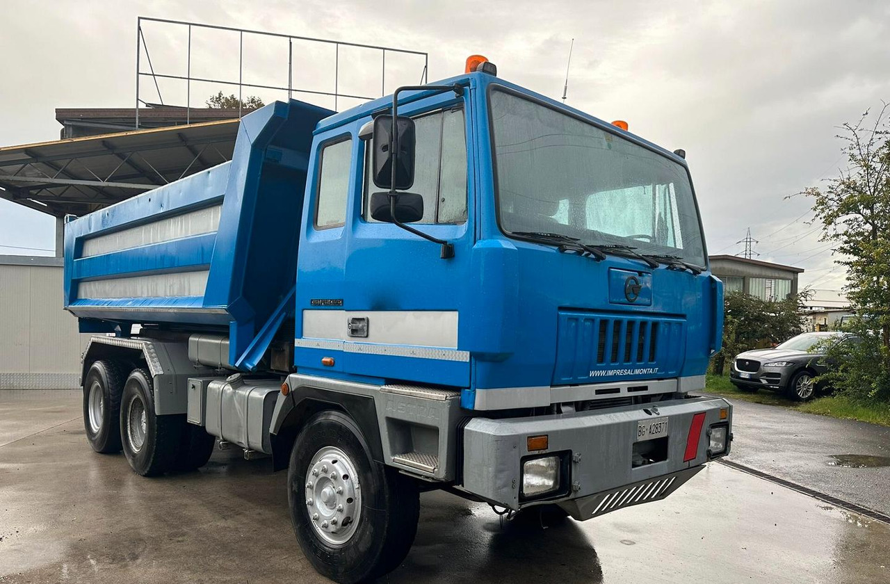 - Autocarro ribaltabile: foto 1 - Autocarro ribaltabile: foto 1