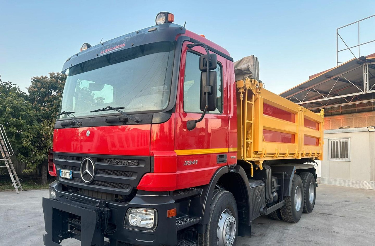 Mercedes 3 assi ribaltabile euro 5 - Autocarro ribaltabile: foto 5 Mercedes 3 assi ribaltabile euro 5 - Autocarro ribaltabile: foto 5