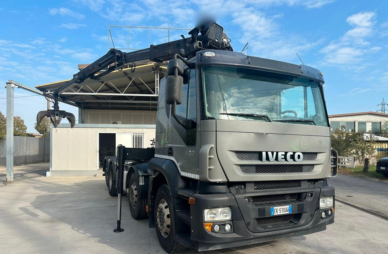 Motrice Iveco scarrabile con gru caricante - Autocarro scarrabile, Camion con gru: foto 2 Motrice Iveco scarrabile con gru caricante - Autocarro scarrabile, Camion con gru: foto 2