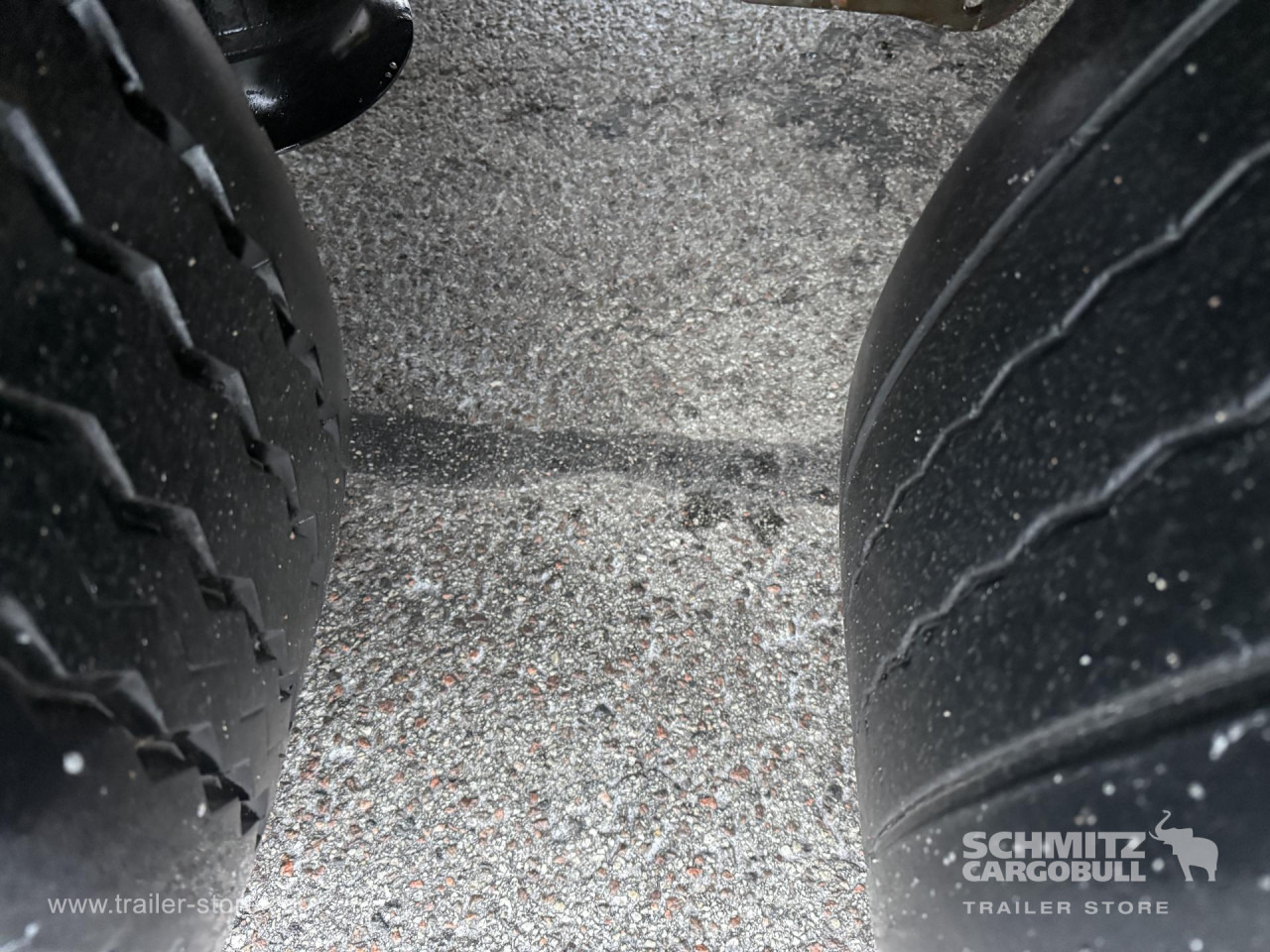 KRONE Curtainsider Standard - Semirimorchio centinato: foto 4 KRONE Curtainsider Standard - Semirimorchio centinato: foto 4