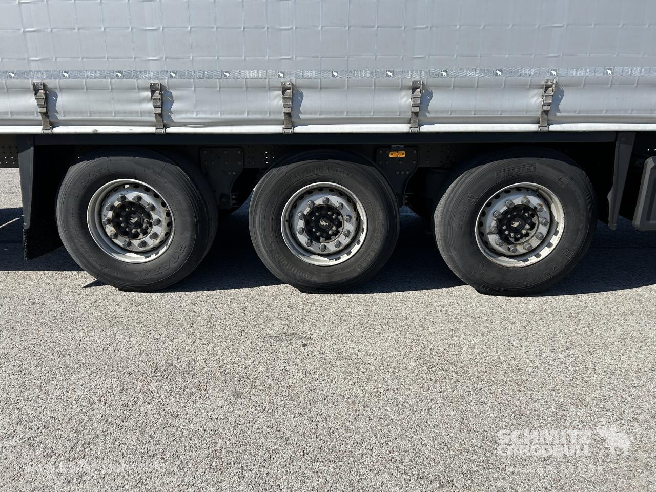SCHMITZ Curtainsider Standard - Semirimorchio centinato: foto 4 SCHMITZ Curtainsider Standard - Semirimorchio centinato: foto 4