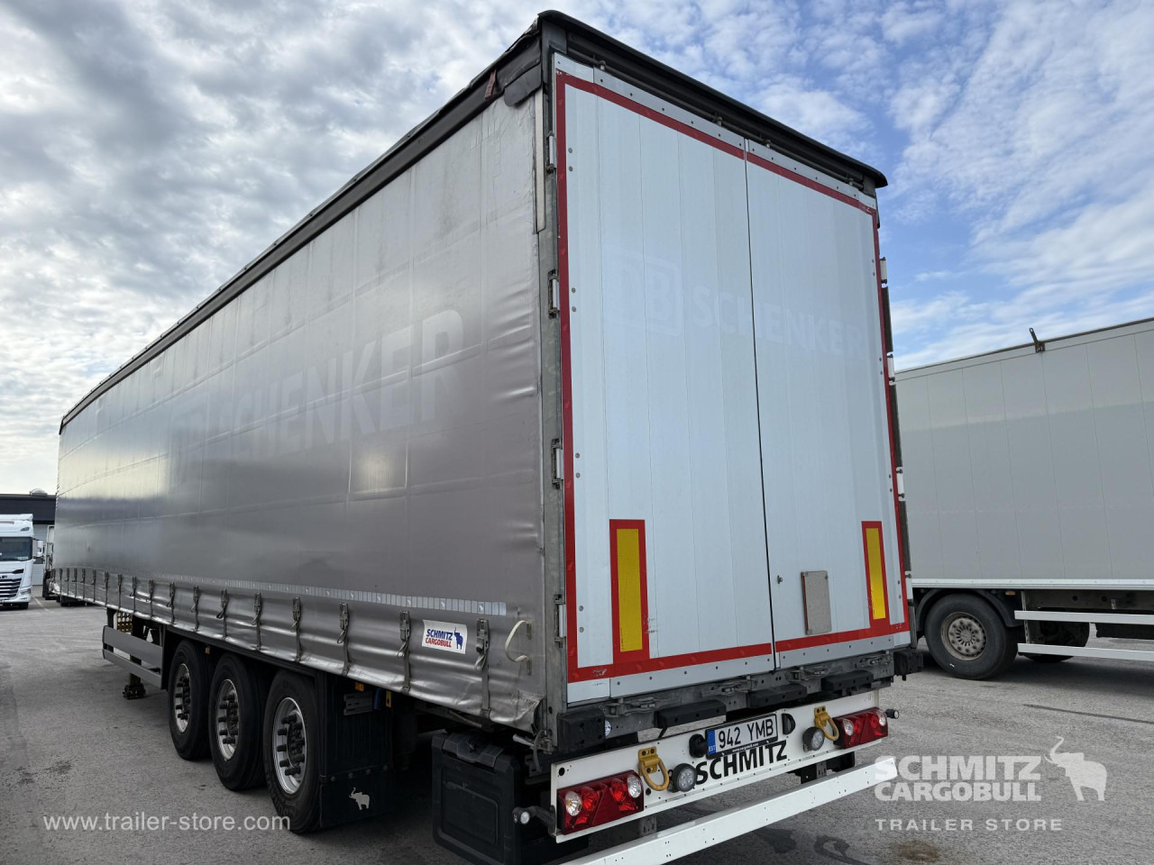 SCHMITZ Curtainsider Standard - Semirimorchio centinato: foto 1 SCHMITZ Curtainsider Standard - Semirimorchio centinato: foto 1