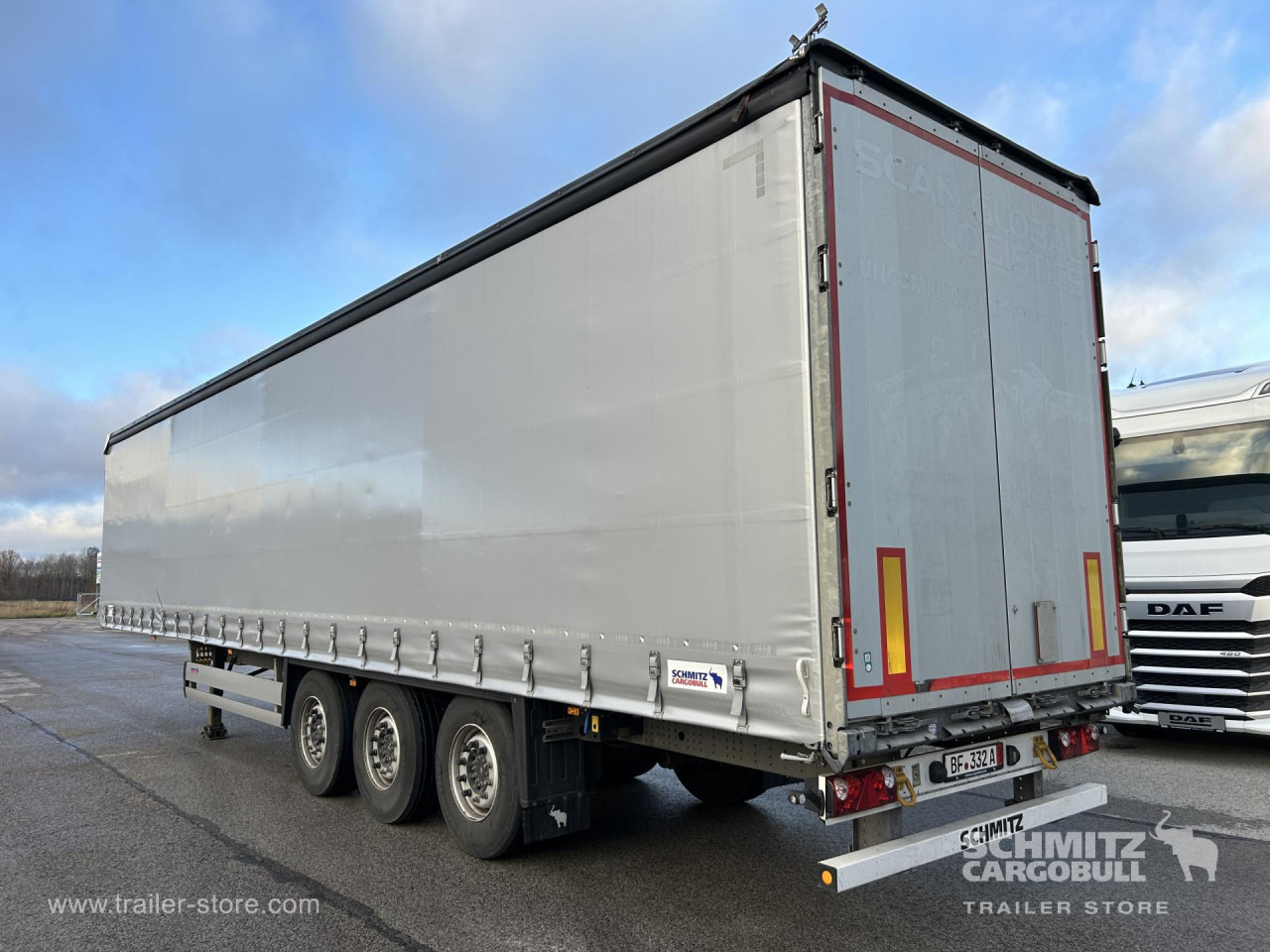 SCHMITZ Curtainsider Standard - Semirimorchio centinato: foto 1 SCHMITZ Curtainsider Standard - Semirimorchio centinato: foto 1