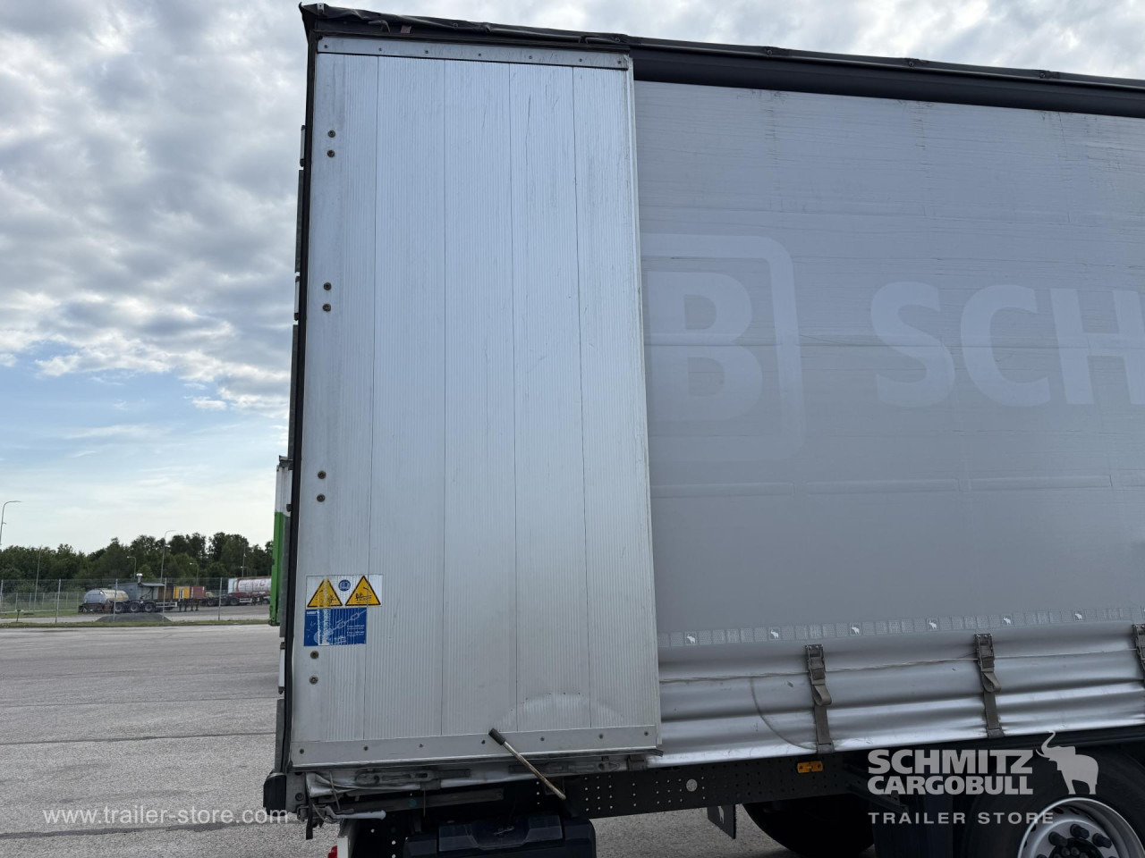 SCHMITZ Curtainsider Standard - Semirimorchio centinato: foto 2 SCHMITZ Curtainsider Standard - Semirimorchio centinato: foto 2