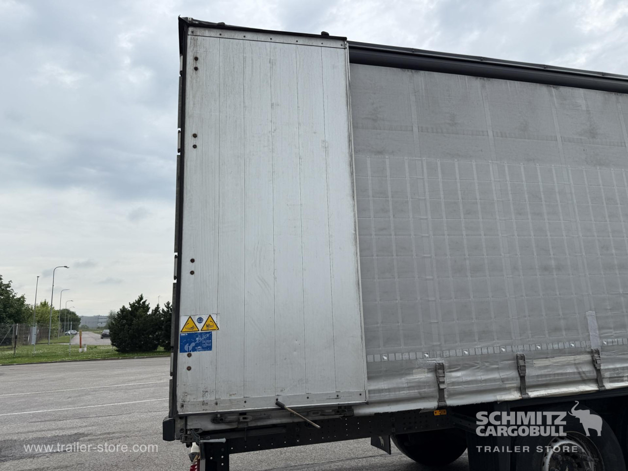 SCHMITZ Curtainsider Standard - Semirimorchio centinato: foto 3 SCHMITZ Curtainsider Standard - Semirimorchio centinato: foto 3