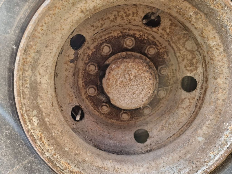 Giant 17.5 Inch - 10 Bolts - Assali e ricambi per Camion: foto 2 Giant 17.5 Inch - 10 Bolts - Assali e ricambi per Camion: foto 2