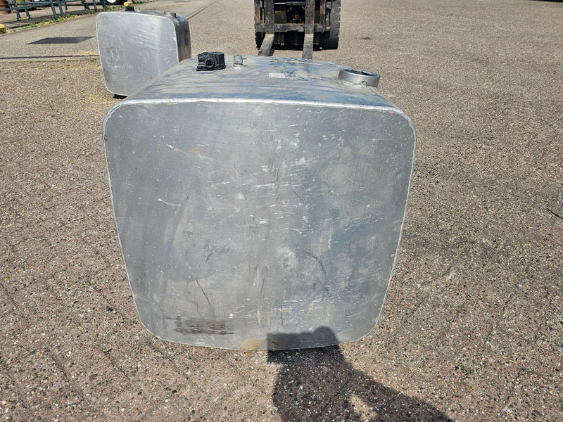MAN Mercedes Actros - A6624703501 - Dieseltank 290 Liter - Serbatoio carburante per Camion: foto 4 MAN Mercedes Actros - A6624703501 - Dieseltank 290 Liter - Serbatoio carburante per Camion: foto 4