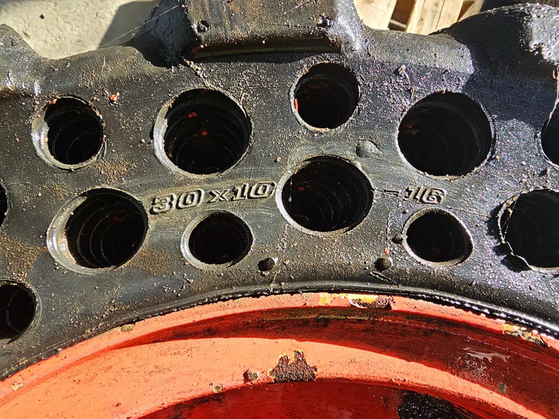 Michelin 30x10-16 - Pneumatico per Camion: foto 4 Michelin 30x10-16 - Pneumatico per Camion: foto 4