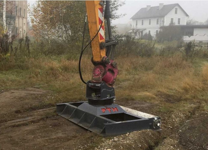 PTH grader with rotator for 9t excavator - Attrezzatura per Escavatore cingolato: foto 4 PTH grader with rotator for 9t excavator - Attrezzatura per Escavatore cingolato: foto 4