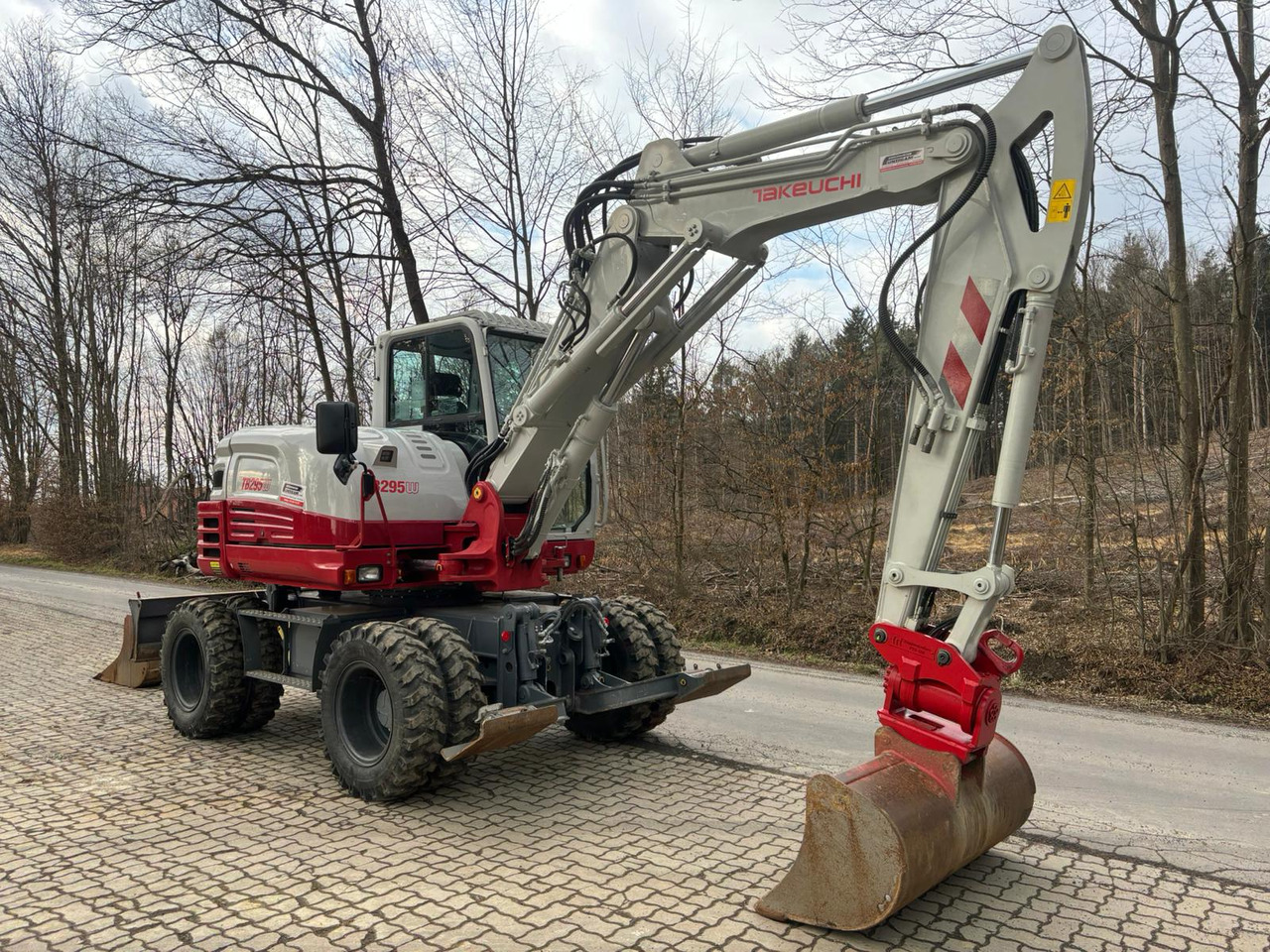 TAKEUCHI TB 295 W - Escavatore gommato: foto 4 TAKEUCHI TB 295 W - Escavatore gommato: foto 4